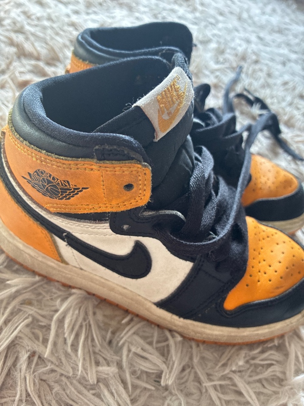 Black and Yellow Nike Air Jordan Shoes Size Youth 12
